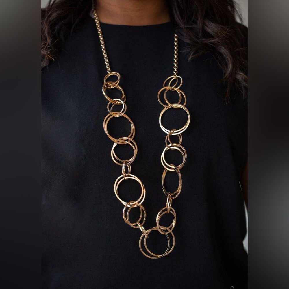 Elegant Gold Chain Link Necklace